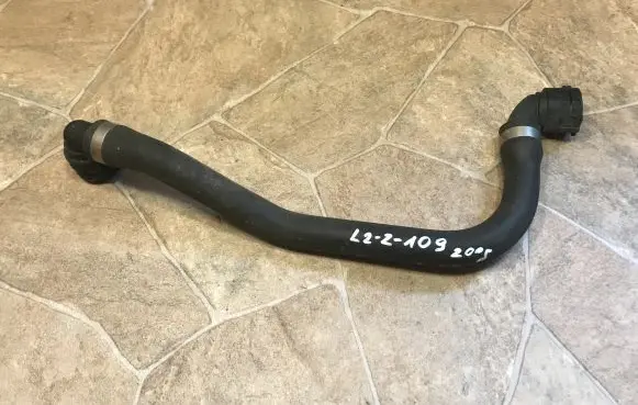 Mercedes-Benz C W205 Engine coolant pipe/hose A2055017284