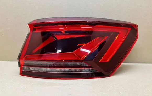 Volkswagen Touareg III Rear/tail lights 760945208C