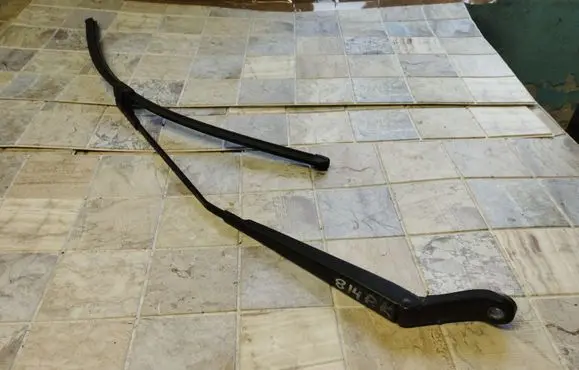 Peugeot 407 Windshield/front glass wiper blade 4823