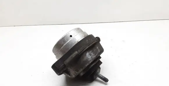 BMW X5 E53 Engine mount bracket 6758444