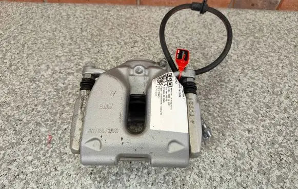 BMW X3 G01 Front brake caliper 6872800