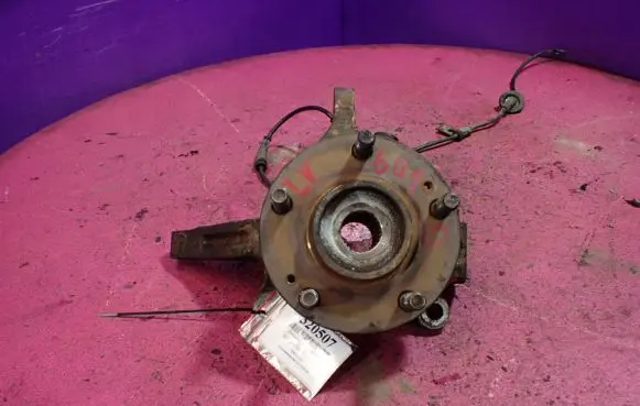 Hyundai Trajet Front wheel hub spindle knuckle