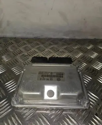 Volkswagen PASSAT B5 Engine control unit/module 038906019CE 0281010217 28SA4307
