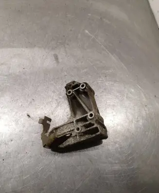 BMW 3 E90 E91 A/C compressor mount bracket 7505980