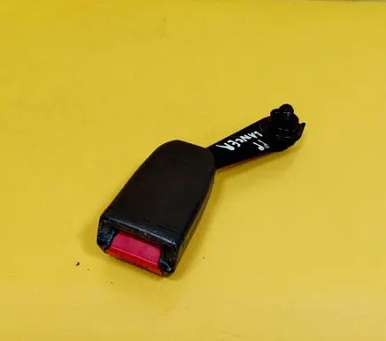 Mitsubishi Lancer Front seatbelt buckle 