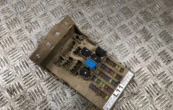 Subaru Outback (BS) Fuse module 82201AL11A JB004400N