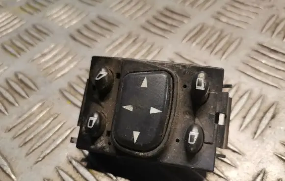 Mercedes-Benz S W220 Wing mirror switch 2208211551