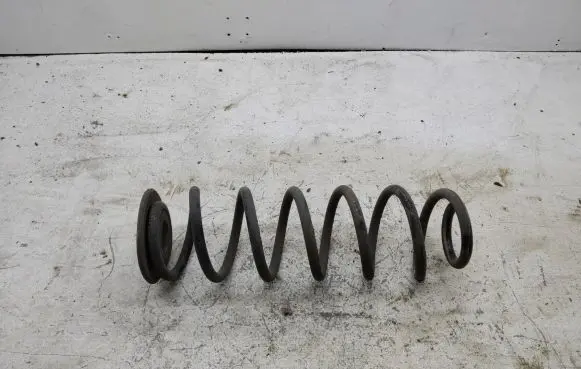 Volkswagen Golf Sportsvan Rear coil spring 5Q0511121