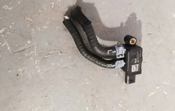 Porsche Macan (95B) Air pressure sensor 95B131551J