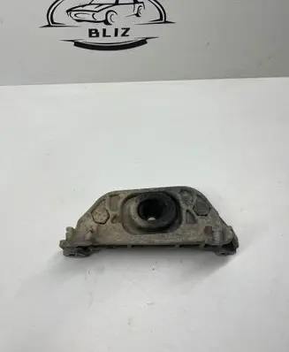 Renault Scenic II - Grand scenic II Gearbox mount 906889 693608 8200352861