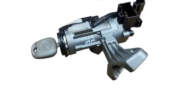 Toyota Corolla E120 E130 Ignition lock 45020024