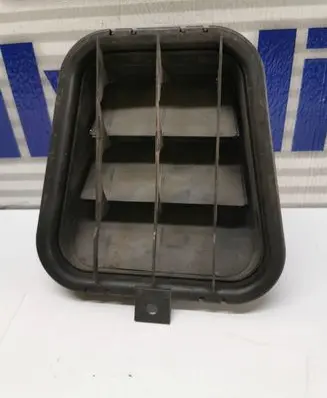 Audi A6 S6 C5 4B Quarter panel pressure vent 4B0819181B