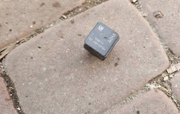 Opel Astra K Other relay 13500119 6048