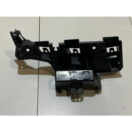 Ford Mustang VI Front bumper mounting bracket FR3B17D960AJ