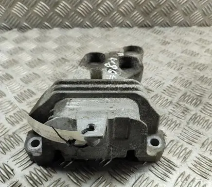 Mercedes-Benz CLA C117 X117 W117 Engine mount bracket A2462400617