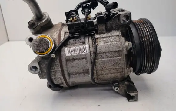 Volvo V70 Air conditioning (A/C) compressor (pump) 8708581
