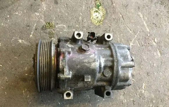 Volvo V50 Air conditioning (A/C) compressor (pump) 3M5H19D629HC