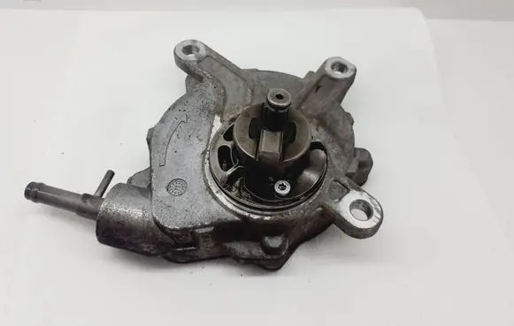 Toyota Avensis T270 Vacuum pump