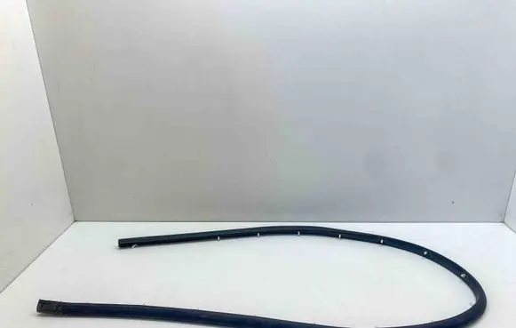 Mercedes-Benz SL R231 Front door rubber seal A2317200154 2317200154