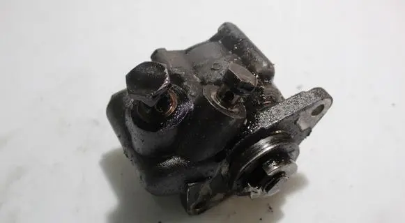Renault Master II Power steering pump 7700300535