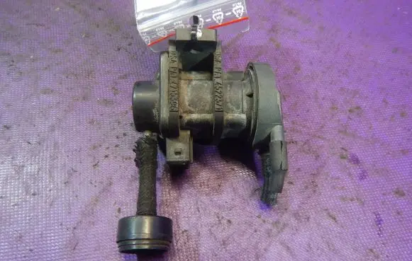 Saab 9-3 Ver2 Vacuum valve 09128022