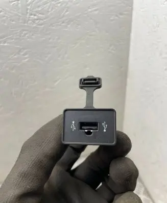 USB socket connector