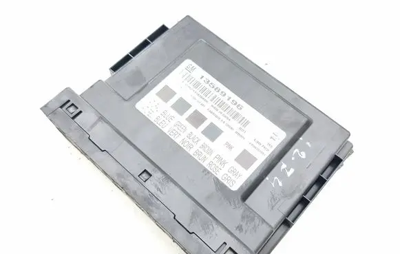 Chevrolet Trax Comfort/convenience module 13589196 F00HJ01081