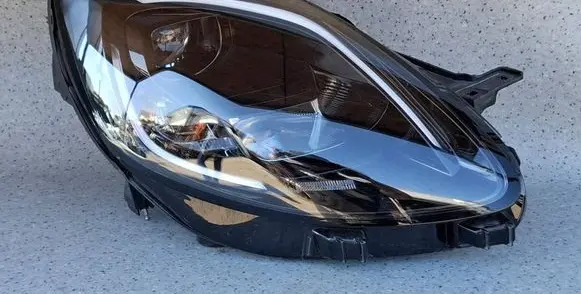 Ford Puma Headlight/headlamp L1FB13E014GK L90202381