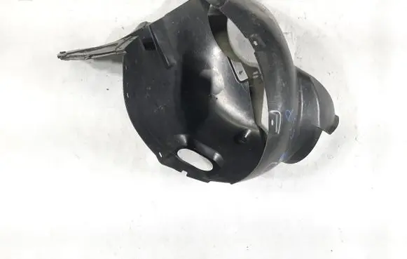 Front wheel arch liner splash guards