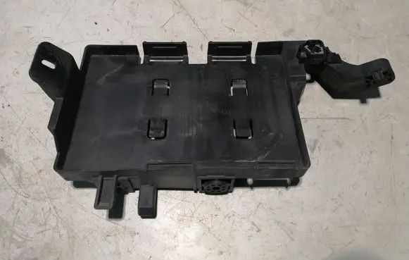 Buick Encore GX I Engine control unit holder 42744151