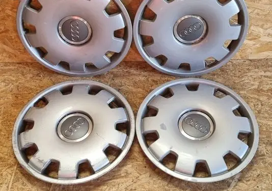 Audi A4 S4 B7 8E 8H R16 wheel hub/cap/trim 4B0601147D