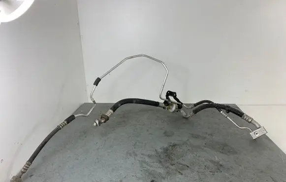 Opel Zafira B Air conditioning (A/C) pipe/hose 13251733