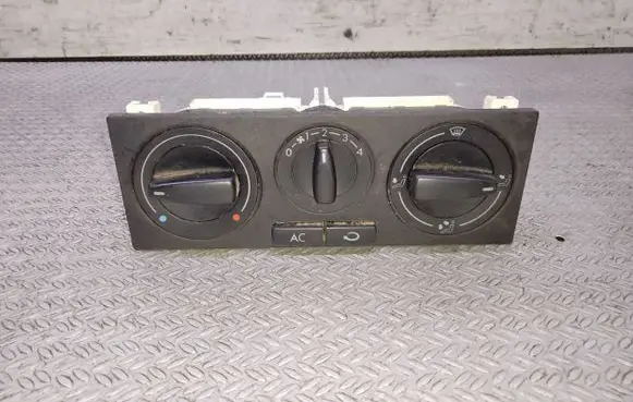 Volkswagen Golf IV Climate control unit