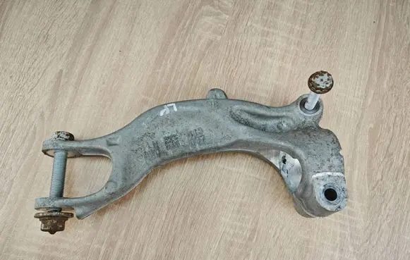 Audi A5 Lower shock absorber bracket 8W0413037