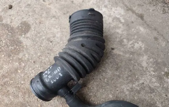 Jeep Grand Cherokee (WJ) Air intake hose/pipe A6650160087