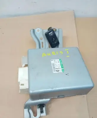 Toyota Yaris Power steering control unit/module 89650-02390
