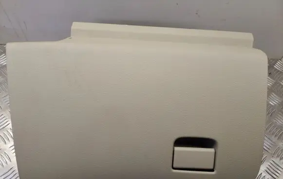Nissan X-Trail T32 Glove box 685104CC0A