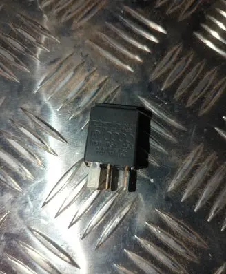 Audi A6 S6 C6 4F Other relay 8Z0951253