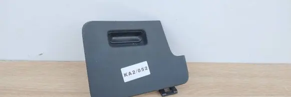 Volkswagen Touran III Glove box 5TB857919A
