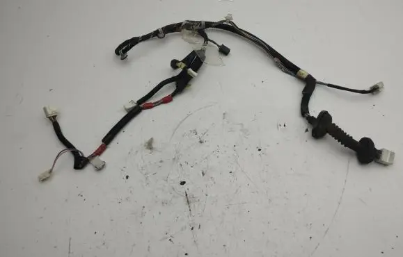 Lexus IS 220D-250-350 Rear door wiring loom 8215453040C