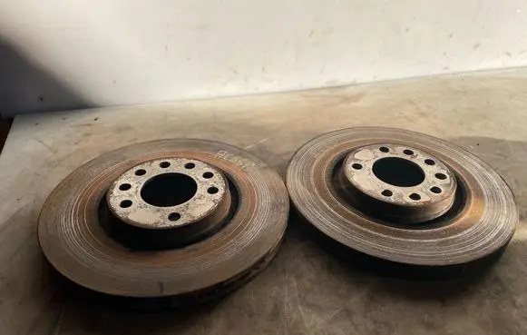 Opel Zafira B Front brake disc