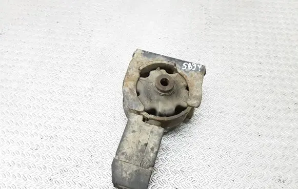 Toyota RAV 4 (XA20) Engine mount bracket