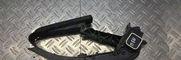 Mercedes-Benz S W220 Accelerator throttle pedal A2203000004
