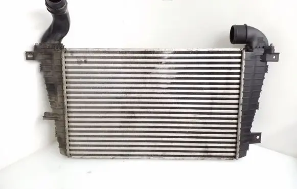 Opel Zafira B Intercooler radiator 13223395