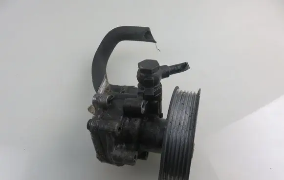 Volkswagen Sharan Power steering pump 98VW3A674AA