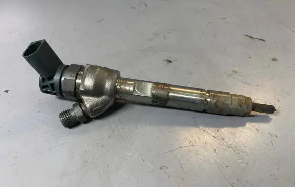 BMW 1 F20 F21 Fuel injector 8515060 13538515060