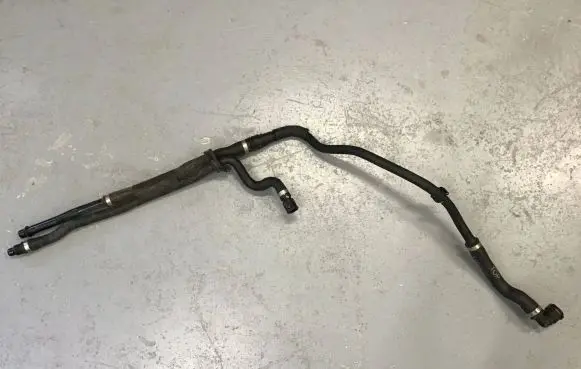 Mercedes-Benz GLC C254 Engine coolant pipe/hose A2068306104