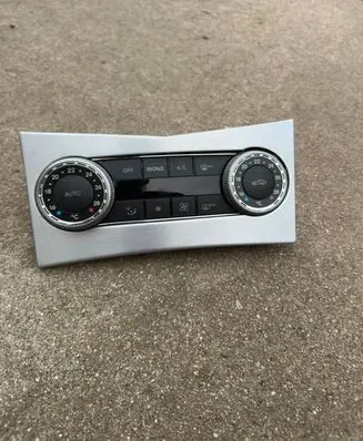 Mercedes-Benz C W204 Climate control unit 2048305790 330800