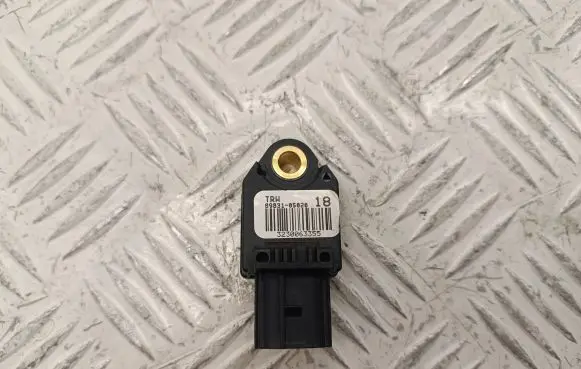 Toyota Verso Airbag deployment crash/impact sensor 8983105020
