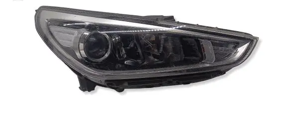 Hyundai i30 Headlight/headlamp 92102G4020
